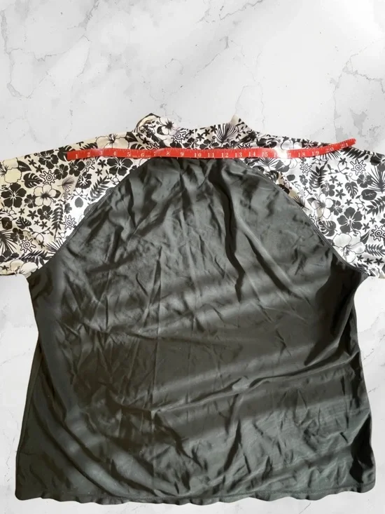 UV SKINZ Women's 4XL Tropical Rash Guard Swim Shirt Floral Black UPF 50+ - Picture 11 of 11